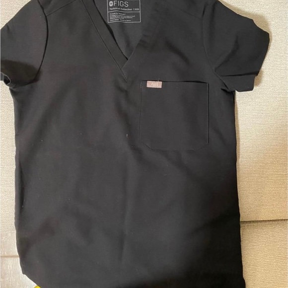 FIGS 3 black catarina one pocket scrub top XXS - Picture 2 of 4